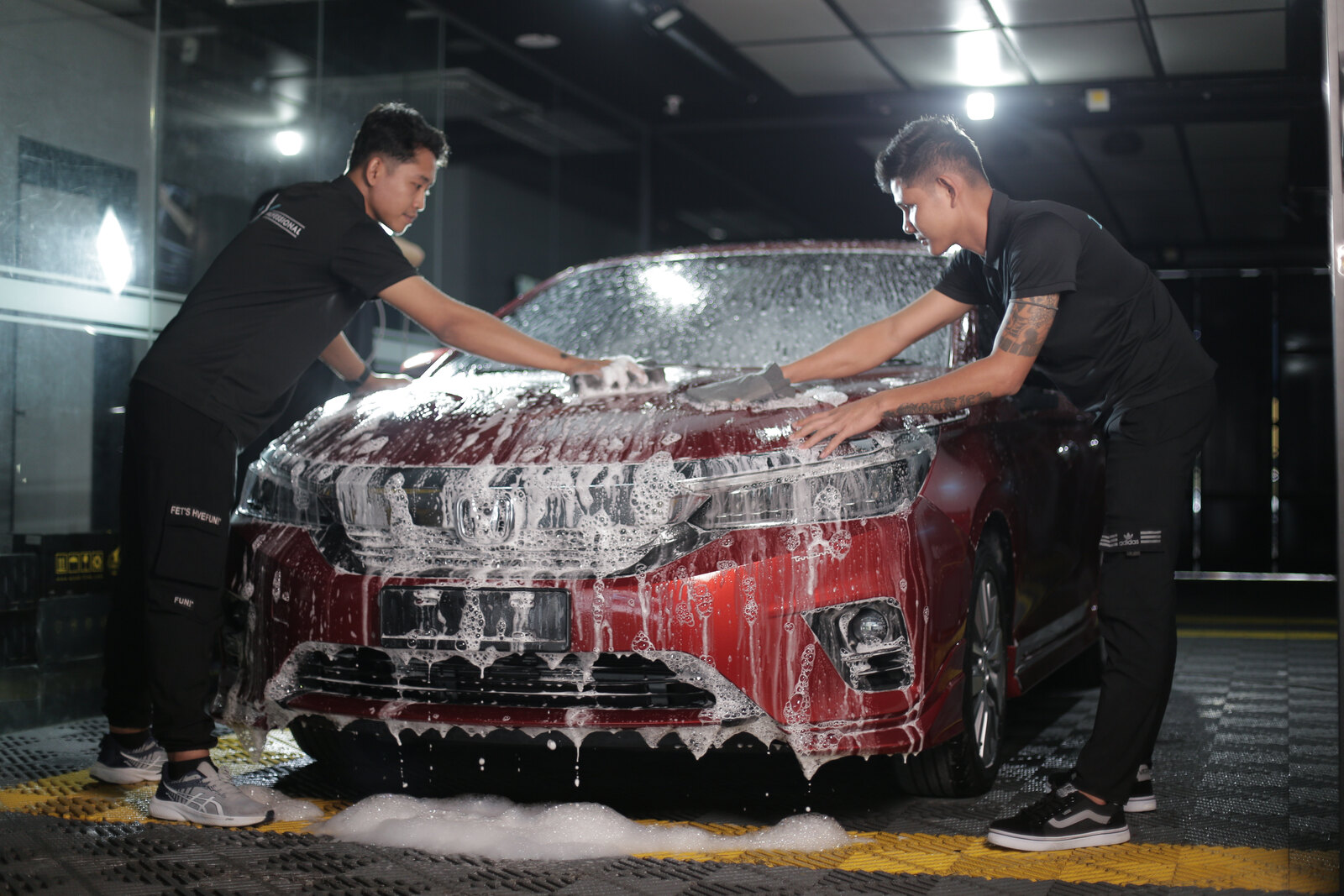 Latihan detailing dan penggilapan mesin di P10X Academy