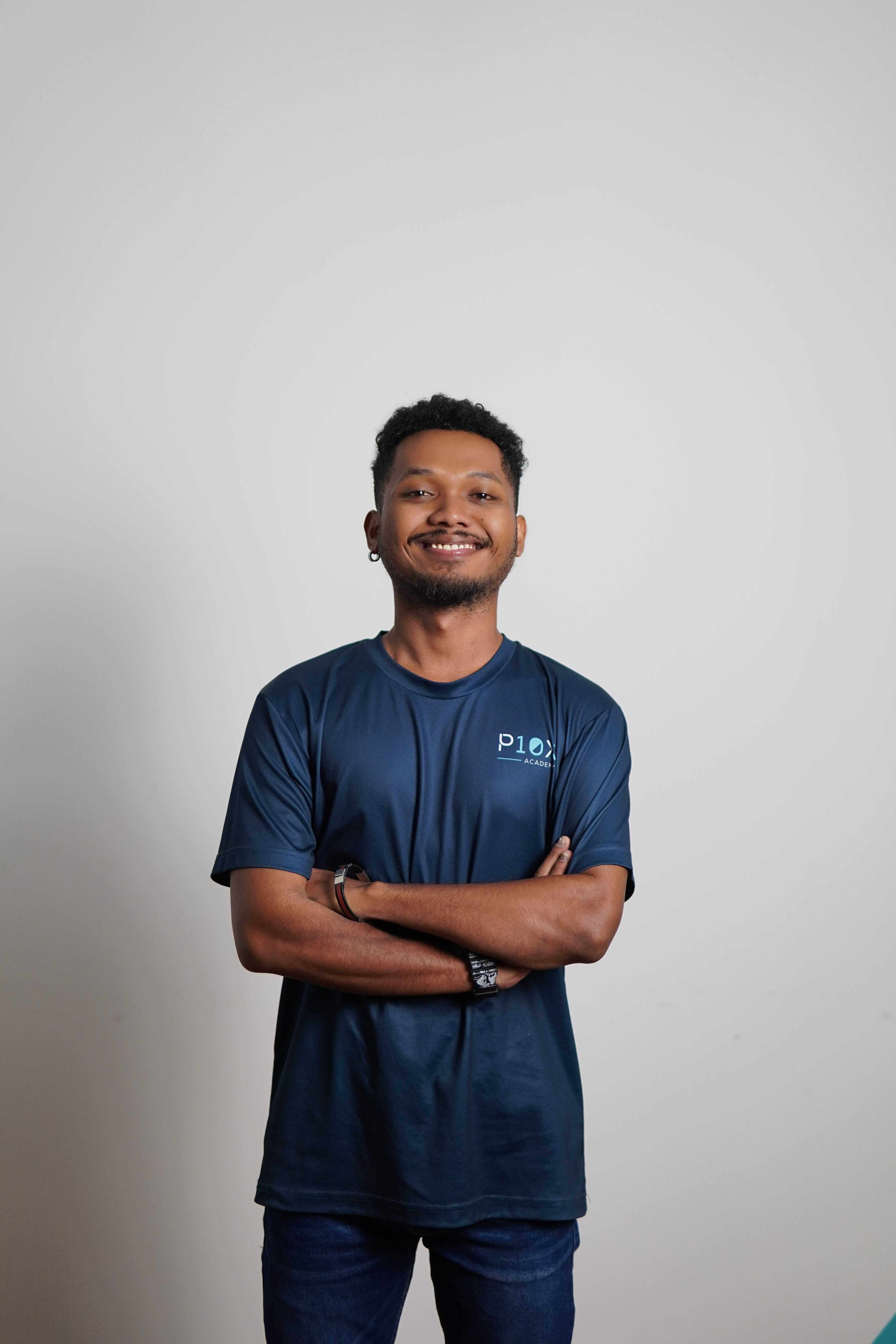Graduan P10X Academy sedia untuk industri dalam uniform profesional selepas kursus wrapping lanjutan